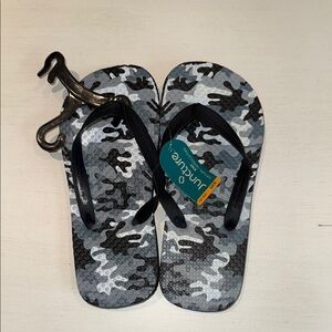 Kids Camo Flip Flops - Black and Gray sz L(2/3) NWT ☀️💕☀️